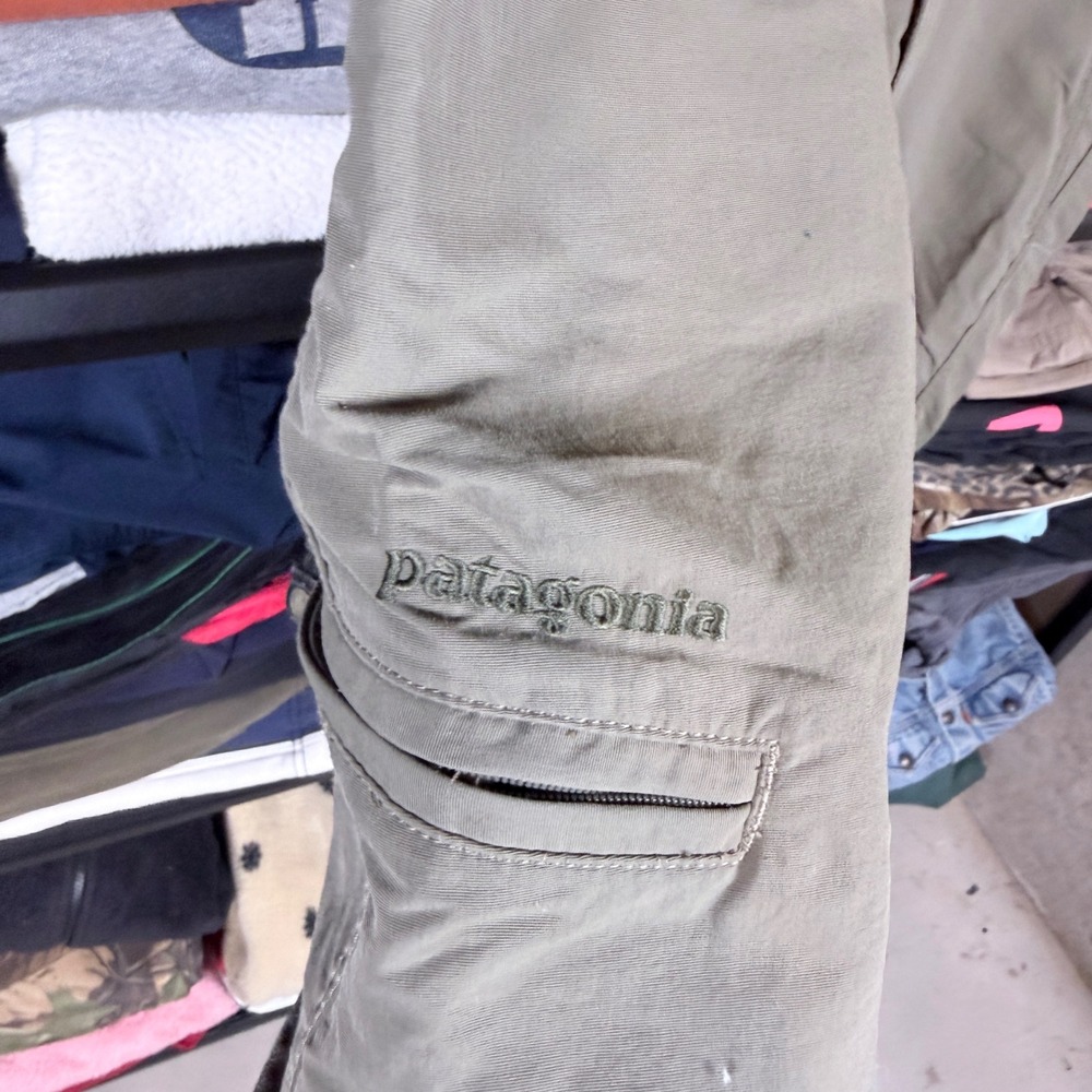 Patagonia Men's Size L Casual Outdoor Cargo Shorts Khaki Lightweight - Picture 2 of 7